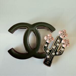 CHANEL pin/brooch with cactus Authentic Retail 1200$